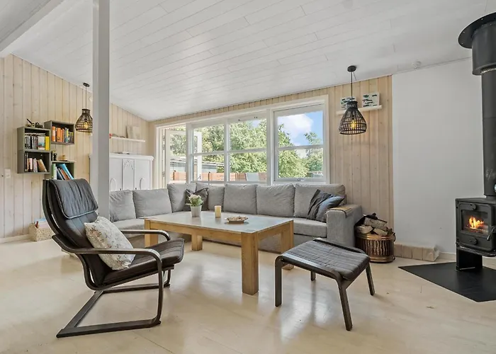 3 Bedroom In Holiday home